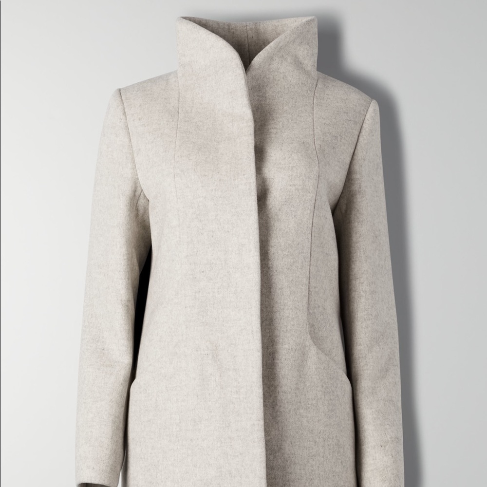XS Wilfred Cocoon Coat Aritzia